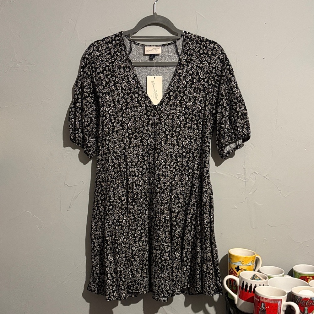 Black Floral V-Neck Short Sleeve Women’s Dress